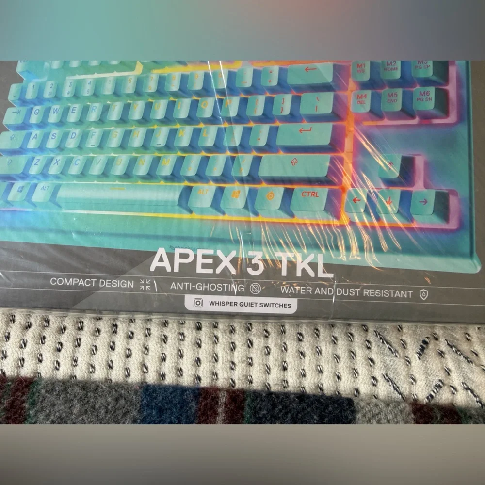NWT steelseries apex 3 TKL gaming keyboard AQUA